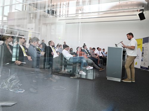 Start-up Investment Pitches Quantum Effects